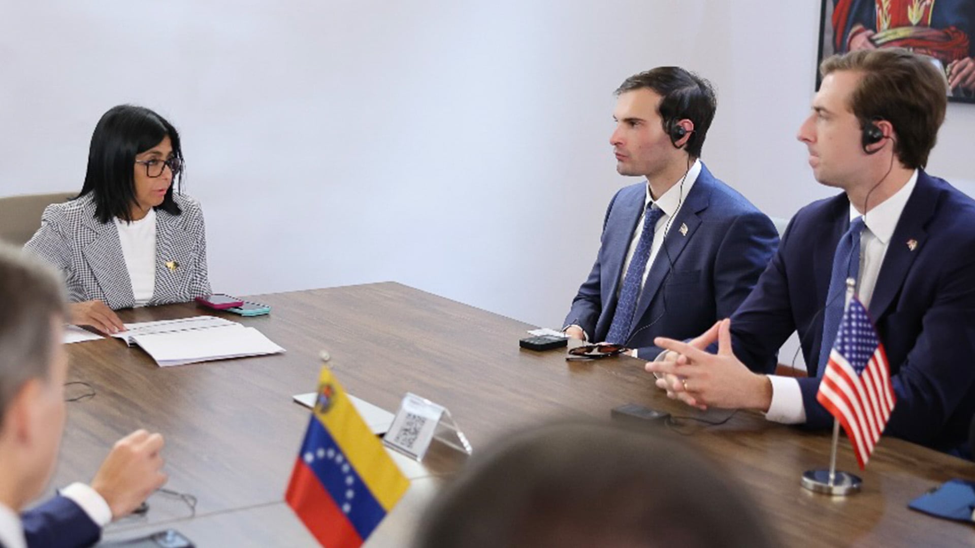 Venezuela iniciará este sábado una negociación para una transición política entre el chavismo y un sector de la oposición respaldado por EEUU
