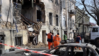 Al menos tres muertos, incluido un niño, en un ataque ruso en Odessa