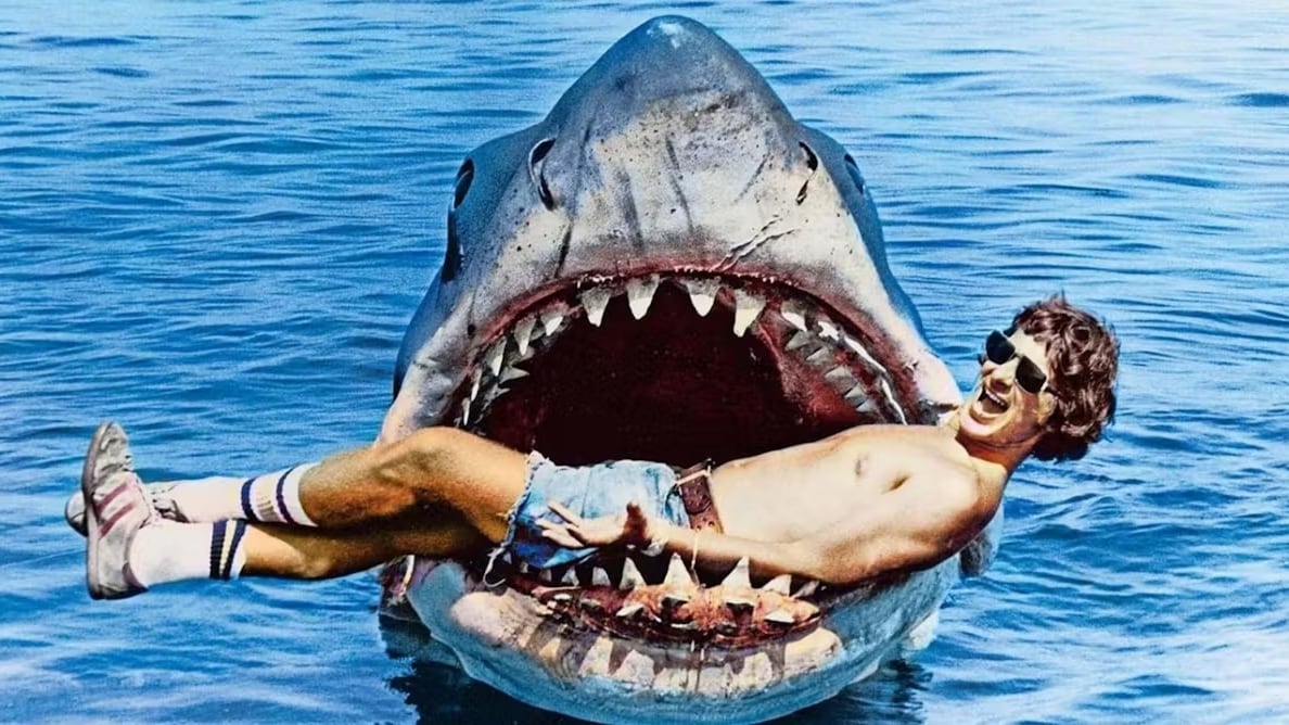 La película de Steven Spielberg consolidó la asociación entre tiburón, amenaza y ataque, y reforzó el miedo al tiburón blanco