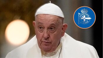 El pontífice recibe una camiseta del Depor