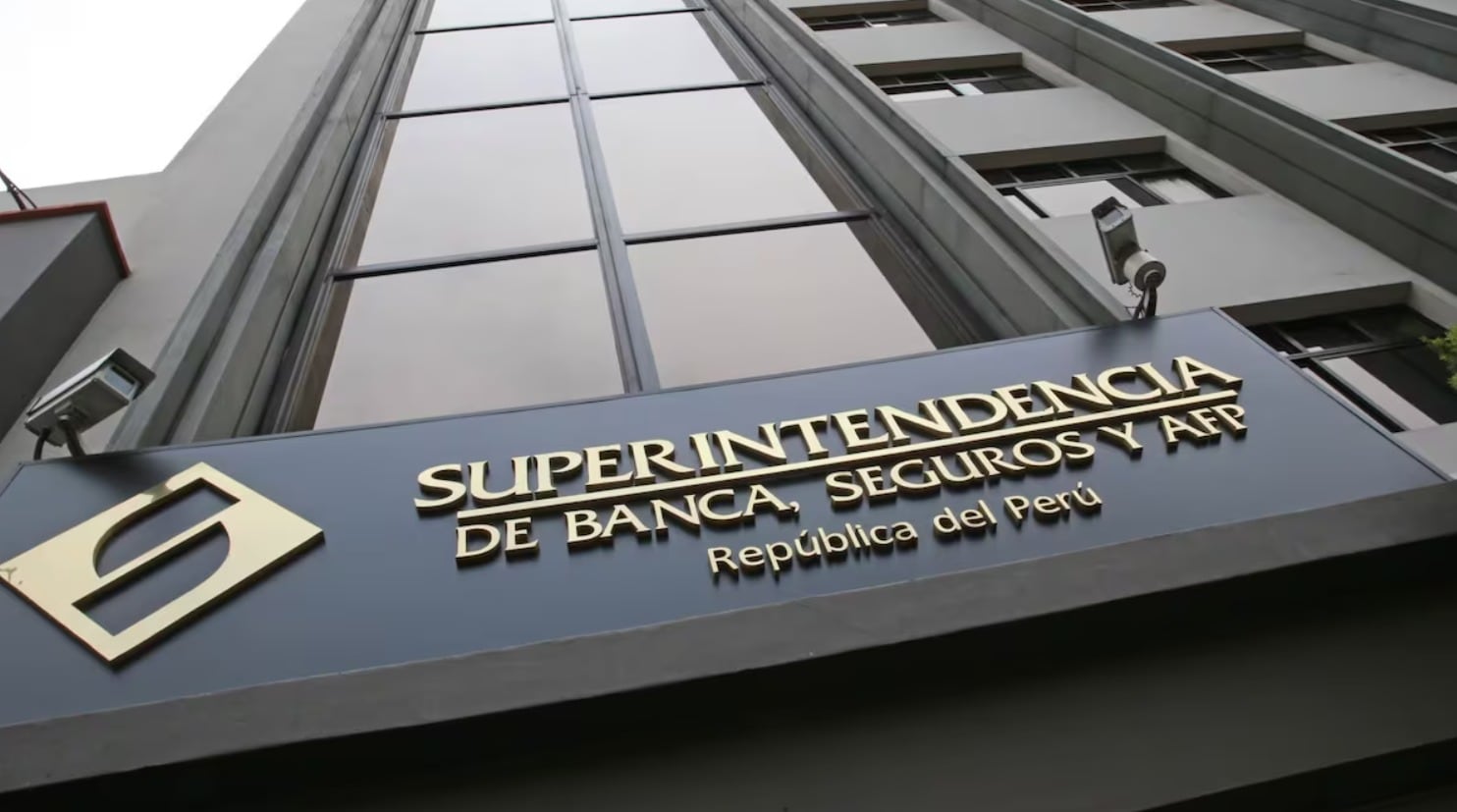 La Resolución SBS N° 04382-2025, publicada el 18 de diciembre de 2025, modifica los procedimientos de atención de reclamos en las AFP.