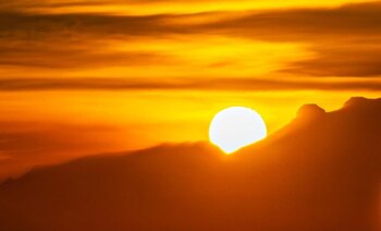 Sol ocultándose detrás del Iztaccíhuatl