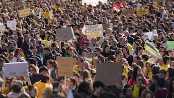 Los sindicatos educativos catalanes lanzan un nuevo calendario de protestas en mayo y junio: rechazan el acuerdo entre el Govern, CCOO, UGT y Educació