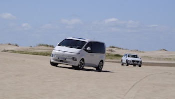 Staria llegó al mercado para