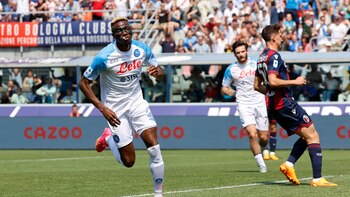 Osimhen, de ser vendedor ambulante