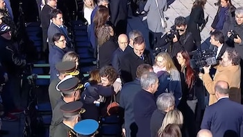 Los abrazos de Milei con Adorni y Bullrich y el desplante a Villarruel, en la previa del acto por el Día de la Bandera