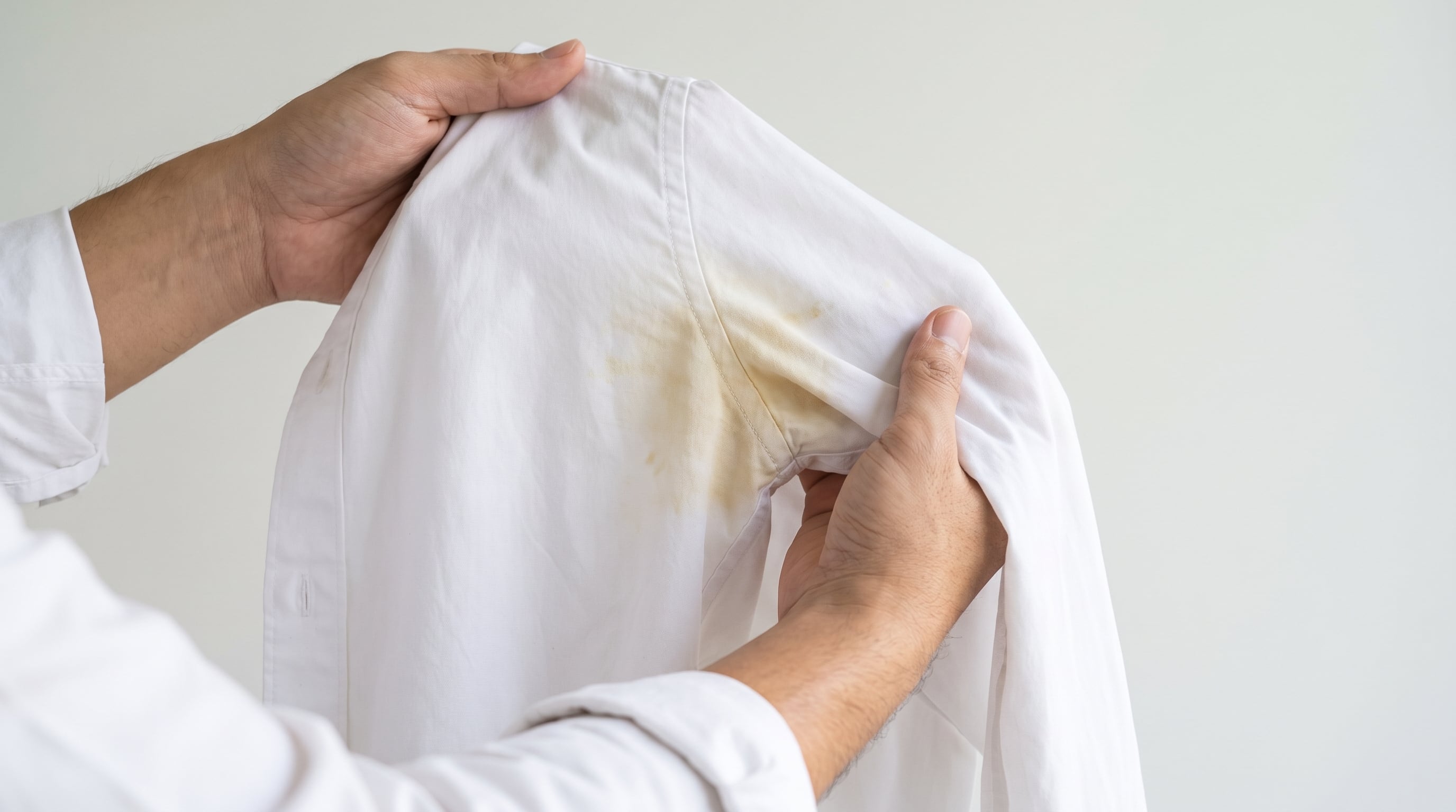 Los agentes blanqueadores de los detergentes actúan por oxidación sobre manchas y pérdida de blancura, un mecanismo que el bicarbonato de sodio no tiene (Imagen Ilustrativa Infobae)