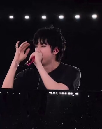BTS en Lima: Jin habla en español y causa furor con inesperada frase durante su concierto en San Marcos. Captura: x.