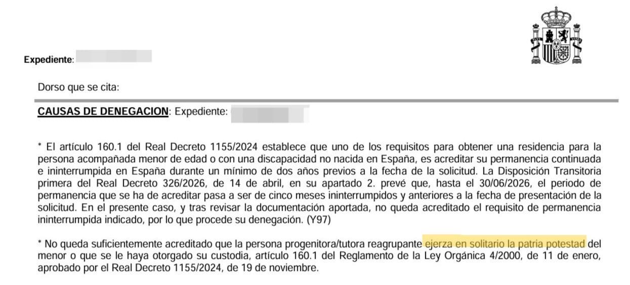 La notificación que Lina ha recibido sobre el caso de su hija menor. (Cedida a Infobae)