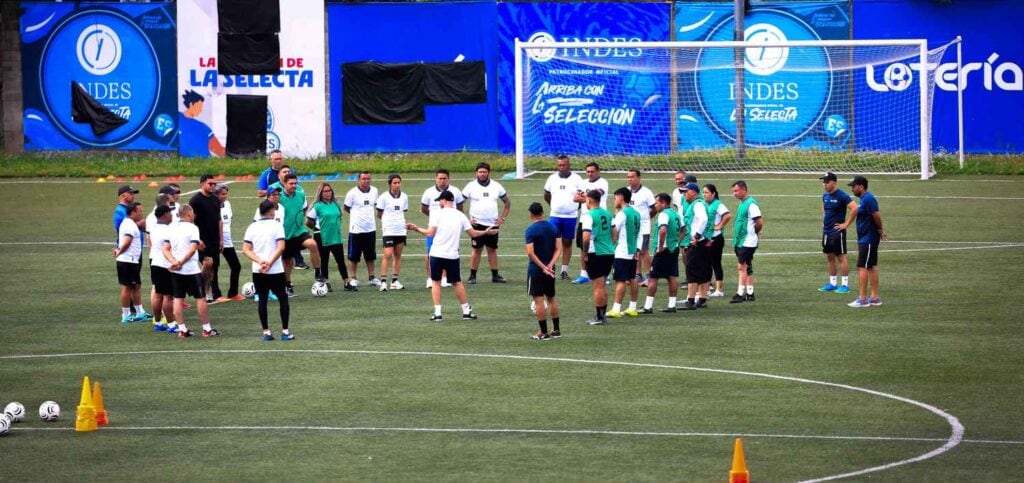 INDES ProTalent busca fortalecer la formación de base y la detección de talento juvenil en el fútbol salvadoreño con un trabajo conjunto de INDES y FESFUT. (Cortesía: FESFUT)