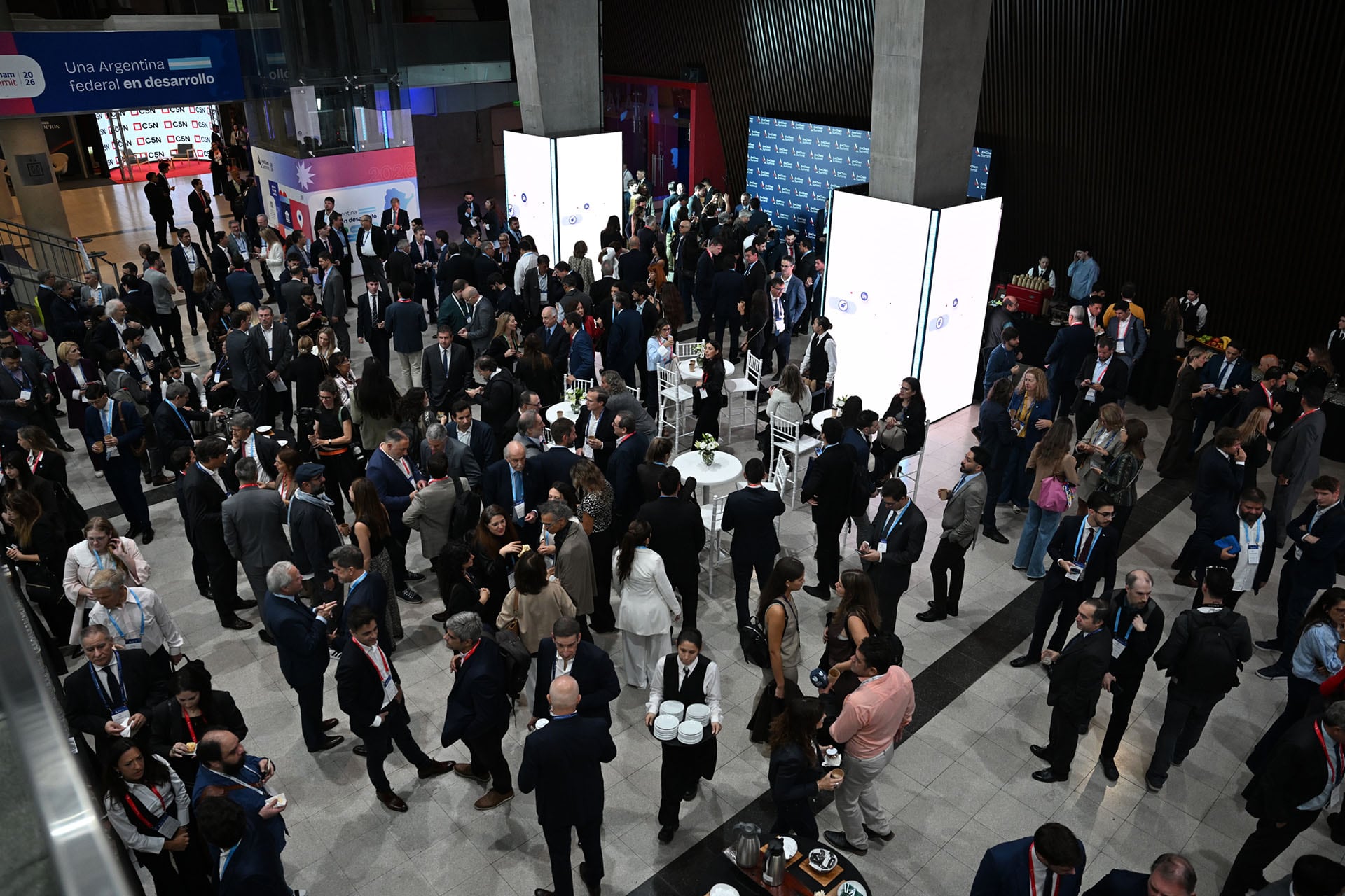 El auge minero-energético contrasta abruptamente con la debilidad del consumo masivo. ( Maximiliano Luna)