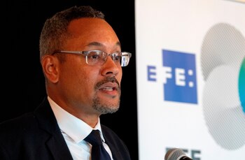 En la imagen un registro del presidente de la SIP, Christopher Barnes, quien dijo que "en todos los países hay ejemplos de dedicación y abnegación mostrado por trabajadores de medios que han entregado hasta sus propias vidas por cumplir de manera firme la misión de mantener al público informado". EFE/Cristóbal Herrera/Archivo