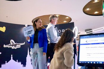 Philip Hanes en su panel