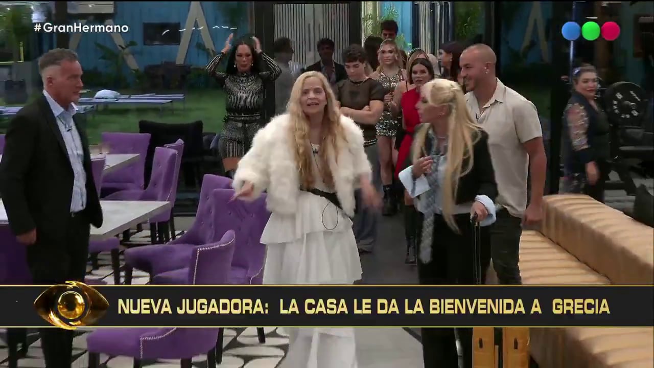 El debut de Colmenares incluye un video retrospectivo de sus clásicos televisivos y una integración cálida con el resto de los participantes