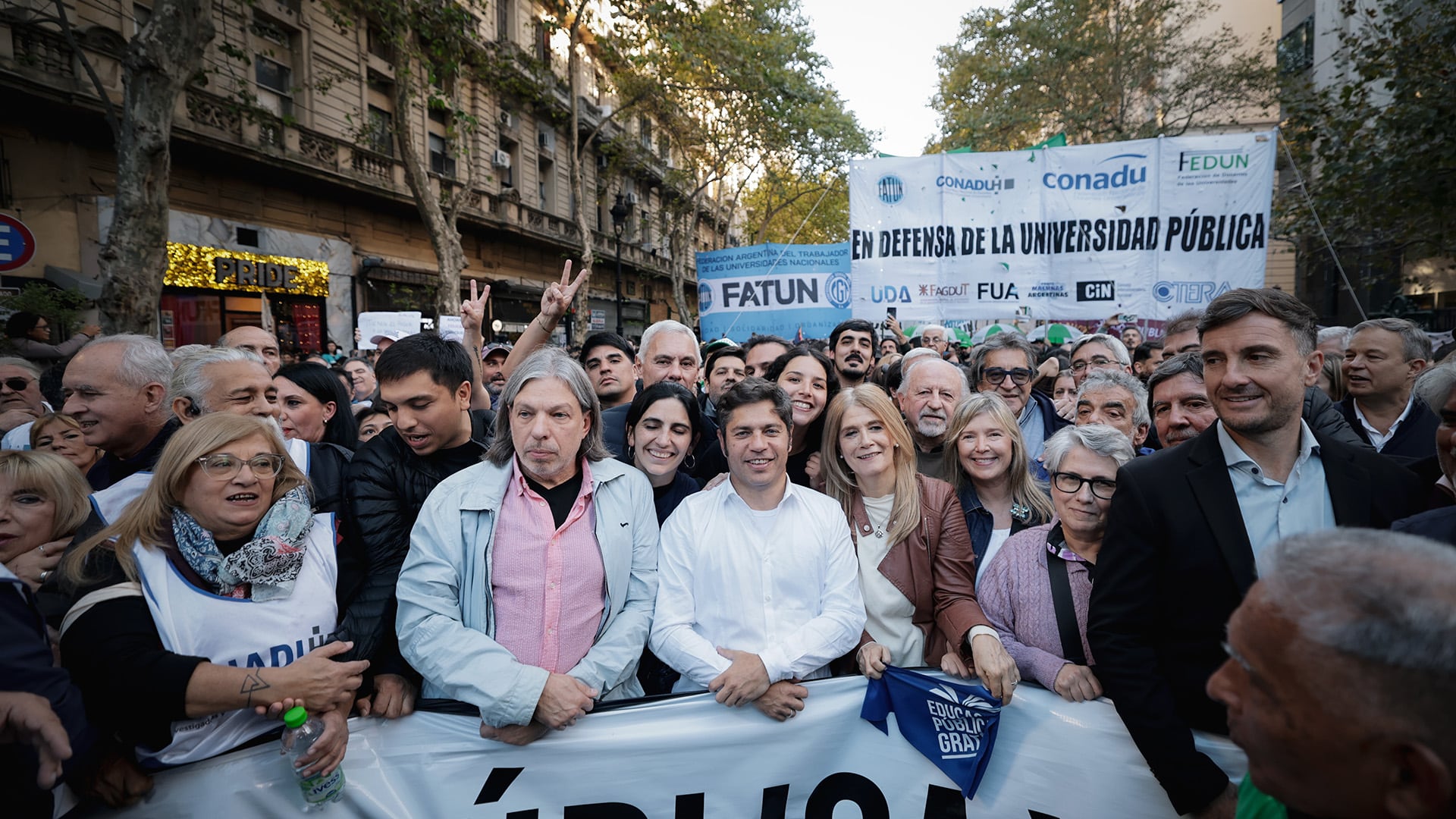 Axel Kicillof encabezó una de las columnas en la Marcha Federal Universitaria