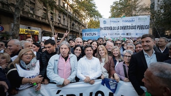 Gobernadores, legisladores, intendentes y referentes opositores participaron de la Marcha Universitaria