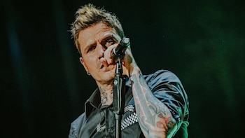 Dani Martín reaparece tras la muerte de su padre y da las nuevas fechas de los conciertos aplazados en Barcelona: “Muchas gracias por la comprensión”