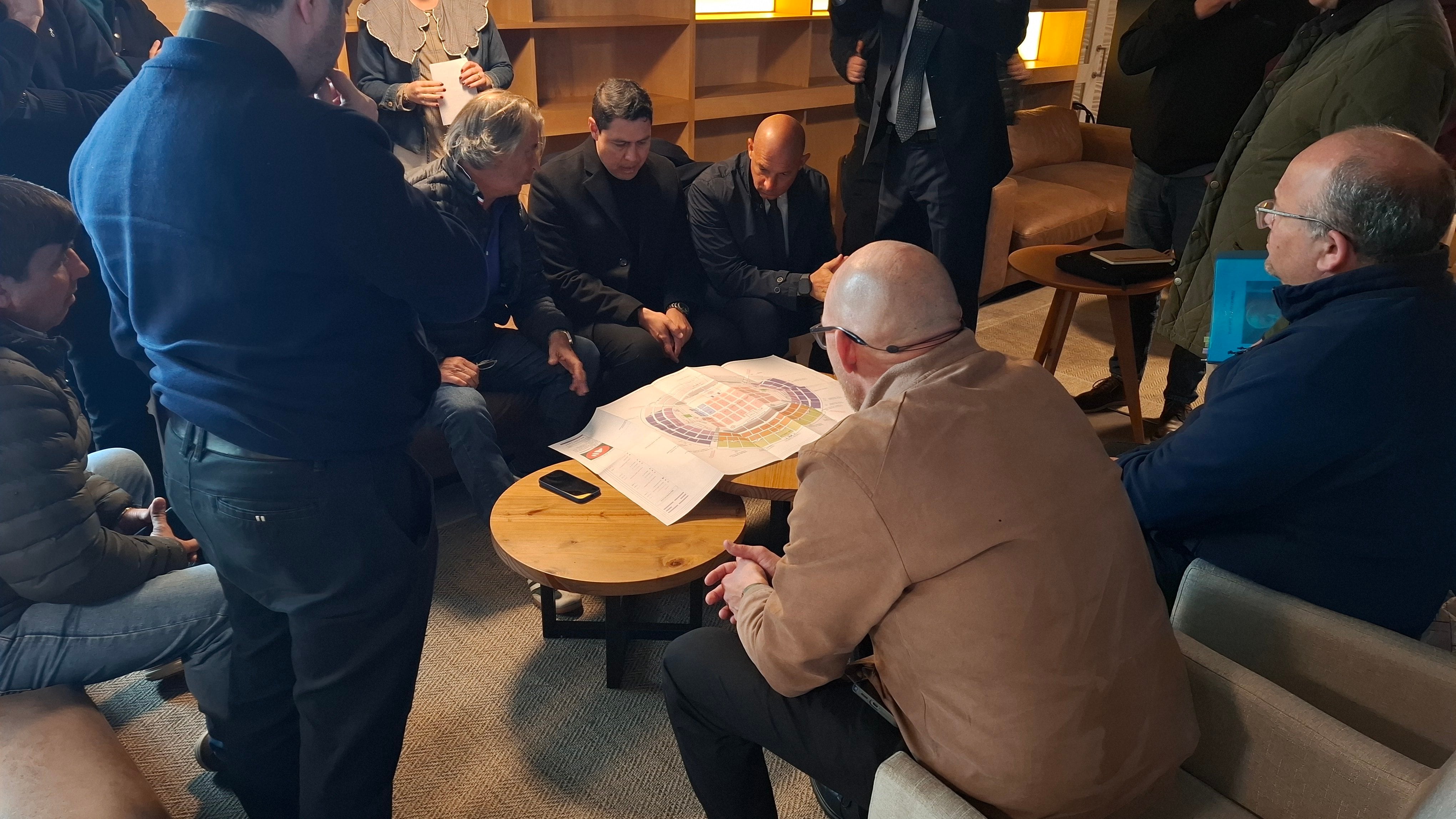Avanzada del Vaticano ultimando detalles logísticos para que, en noviembre, el Estadio Centenario reciba al Papa León XIV (@iglesiauy)
