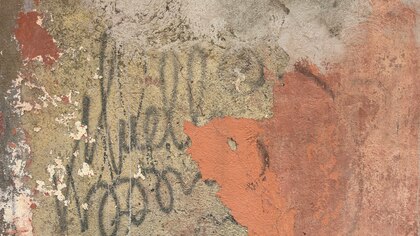 El debate sobre proteger o no el arte urbano se reabre tras el descubrimiento de un grafiti de Muelle en el centro de Madrid  