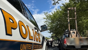Viajó con una guillotina desde California hasta Washington y fue detenido a metros del Capitolio