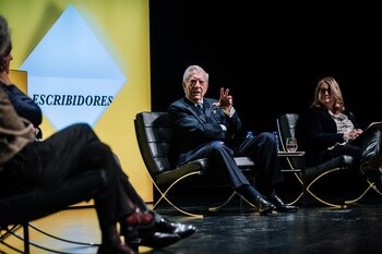 Mario Vargas Llosa y Mircea Cărtărescu en el Festival Escribidores