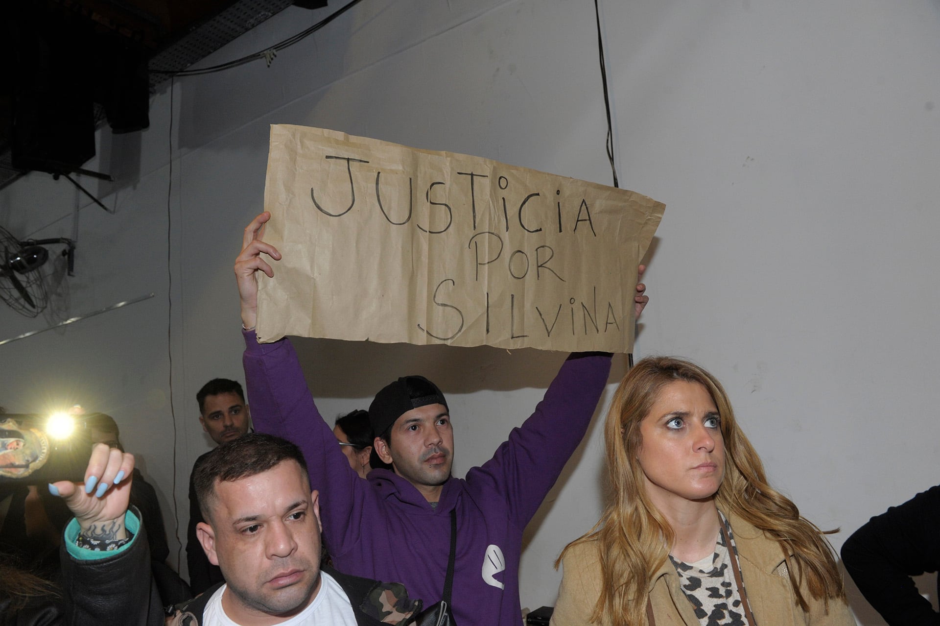 Más pacientes de Aníbal Lotocki convocaron a una conferencia de prensa