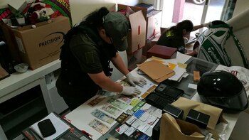 Hoyo en uno: dinero sucio