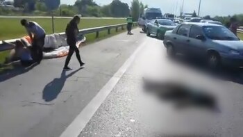 La tragedia ocurrió el sábado cerca de las cinco de la tarde a la altura del kilómetro 56 de la autopista, a mitad de camino entre Luján y General Rodríguez