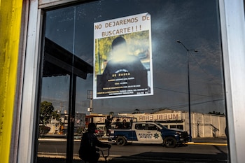 Un aviso con el rostro