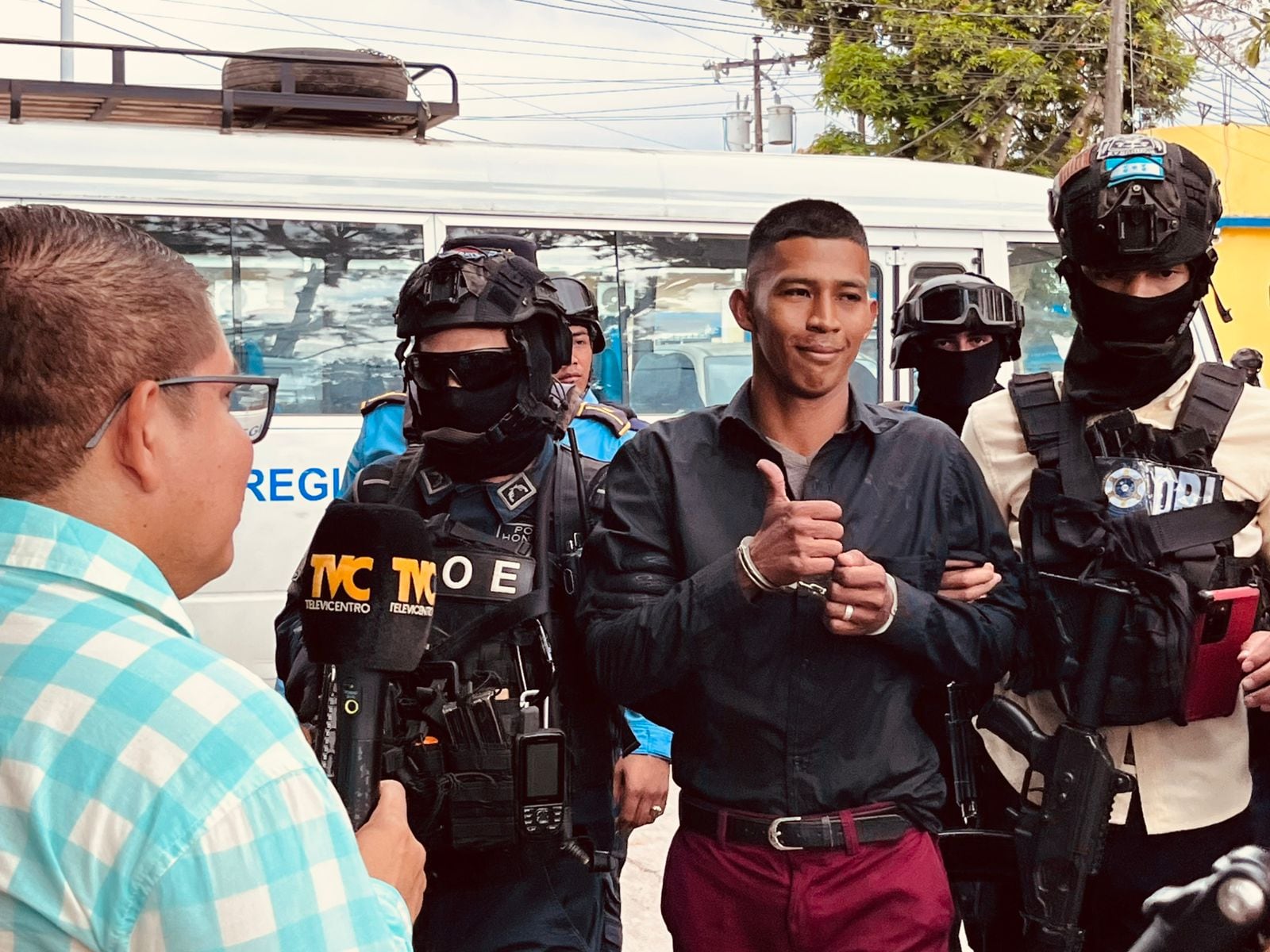 Carlos Alexis Mencía, alias “Gato Negro”, fue capturado en La Ceiba por agentes de seguridad. El ministro Gerzón Velásquez confirmó la detención del principal sospechoso. (Foto: Policía Nacional)