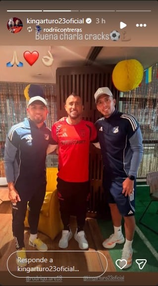 Arturo Vidal compartió con Rodrigo Contreras y Rodrigo Ureña, de Millonarios antes del partido ante Colo Colo - crédito @kingarturo23oficial/Instagram