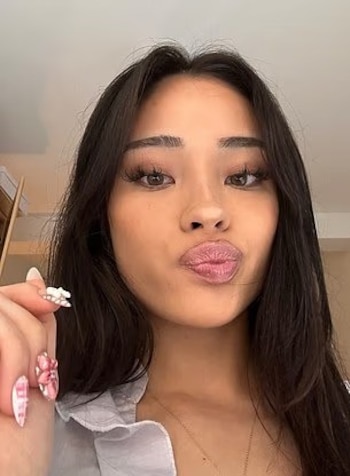 Hana Kuro, artista emergente en