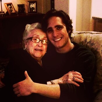 Diego Boneta y su abuela