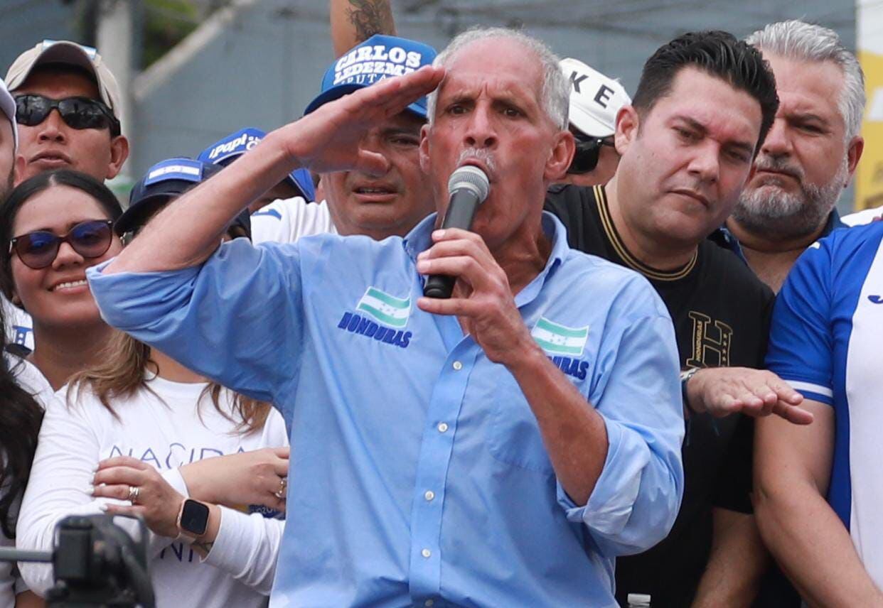 Nasry “Tito” Asfura, candidato presidencial del Partido Nacional de Honduras, encabezó un multitudinario acto en Tegucigalpa (Infobae)