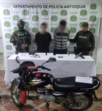 Los detenidos, incluidos dos adultos