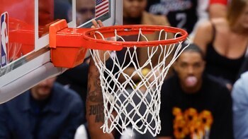 103-96. Orlando sobrevive a 50