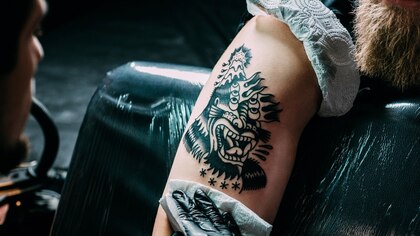 ¿Podrían los tatuajes estar relacionados con el riesgo de cáncer de sangre?