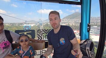 Los pasajeros mexicanos le brindaban