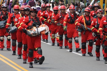 Bomberos Voluntarios del Perú se retira de la Gran Parada Militar del 29 de julio