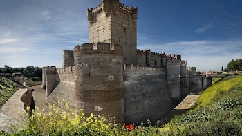 El pueblo de Valladolid donde vivieron los Reyes Católicos: perfecto para una escapada con castillos del siglo XV y monumentos renacentistas