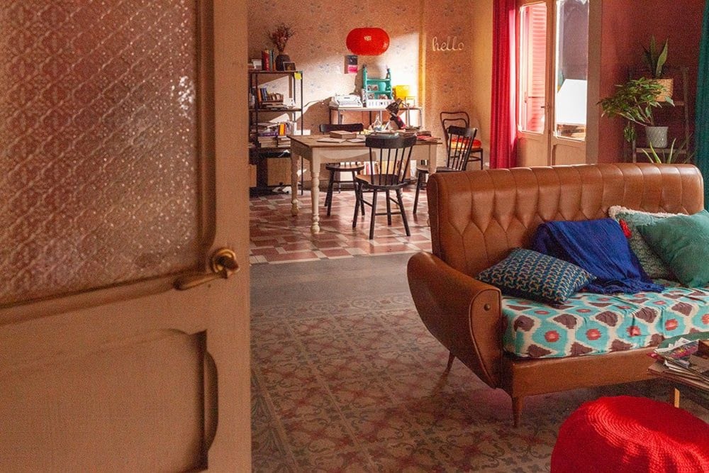 Piso de Valeria, de la serie 'Valeria'. (Netflix)