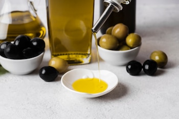 Aceite de oliva (Magnific)