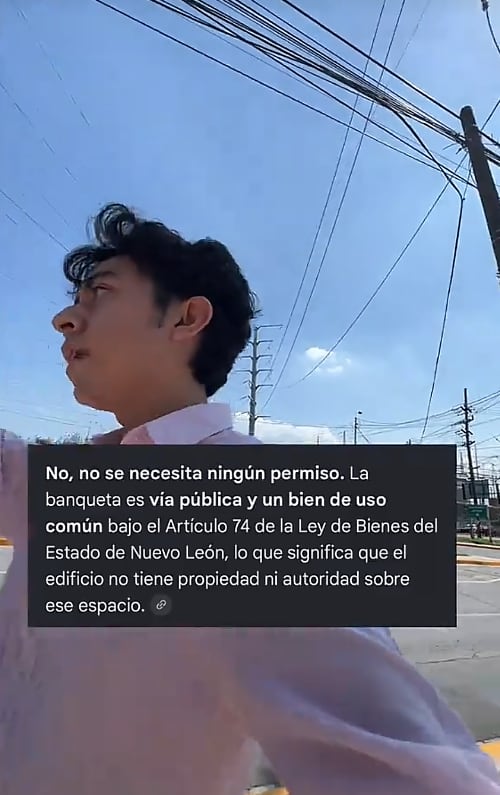 El creador de contenido aseguró que se encontraba en la vía pública cuando el trabajador lo tomó del brazo e intentó conducirlo hacia las instalaciones. (Captura de pantalla)