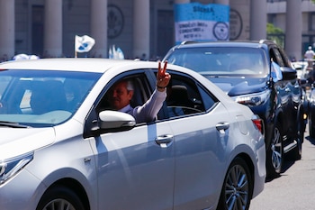 Alberto Fernández llegó en su auto particular a la jura en el Congreso (AP Photo/Marcos Brindicci)