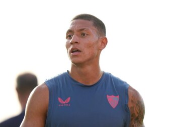 El delantero colombo-español debutó con