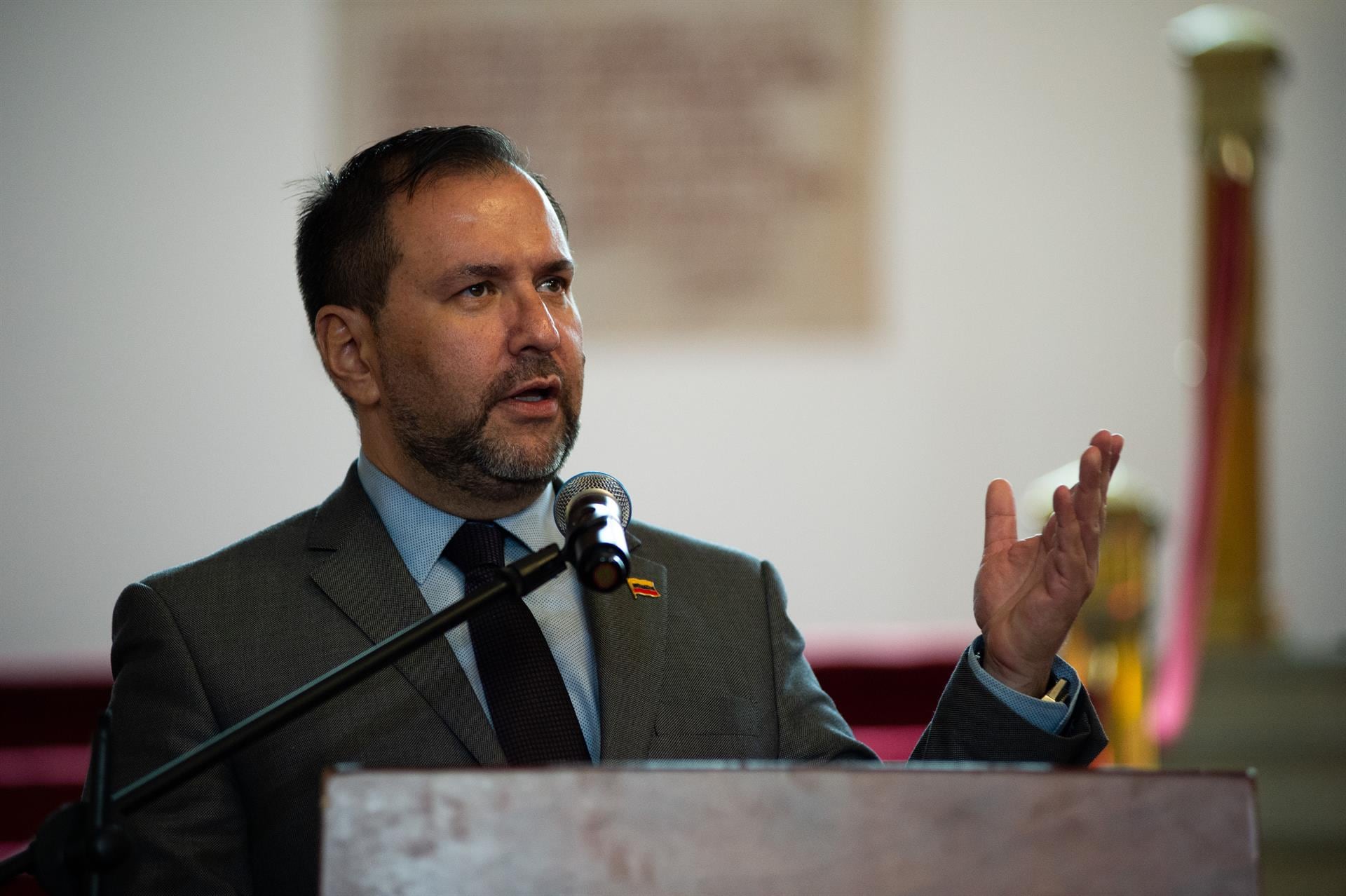 Venezuela asegura que Irán le ha ofrecido apoyo para enfrentar los ataques de EEUU en el Caribe