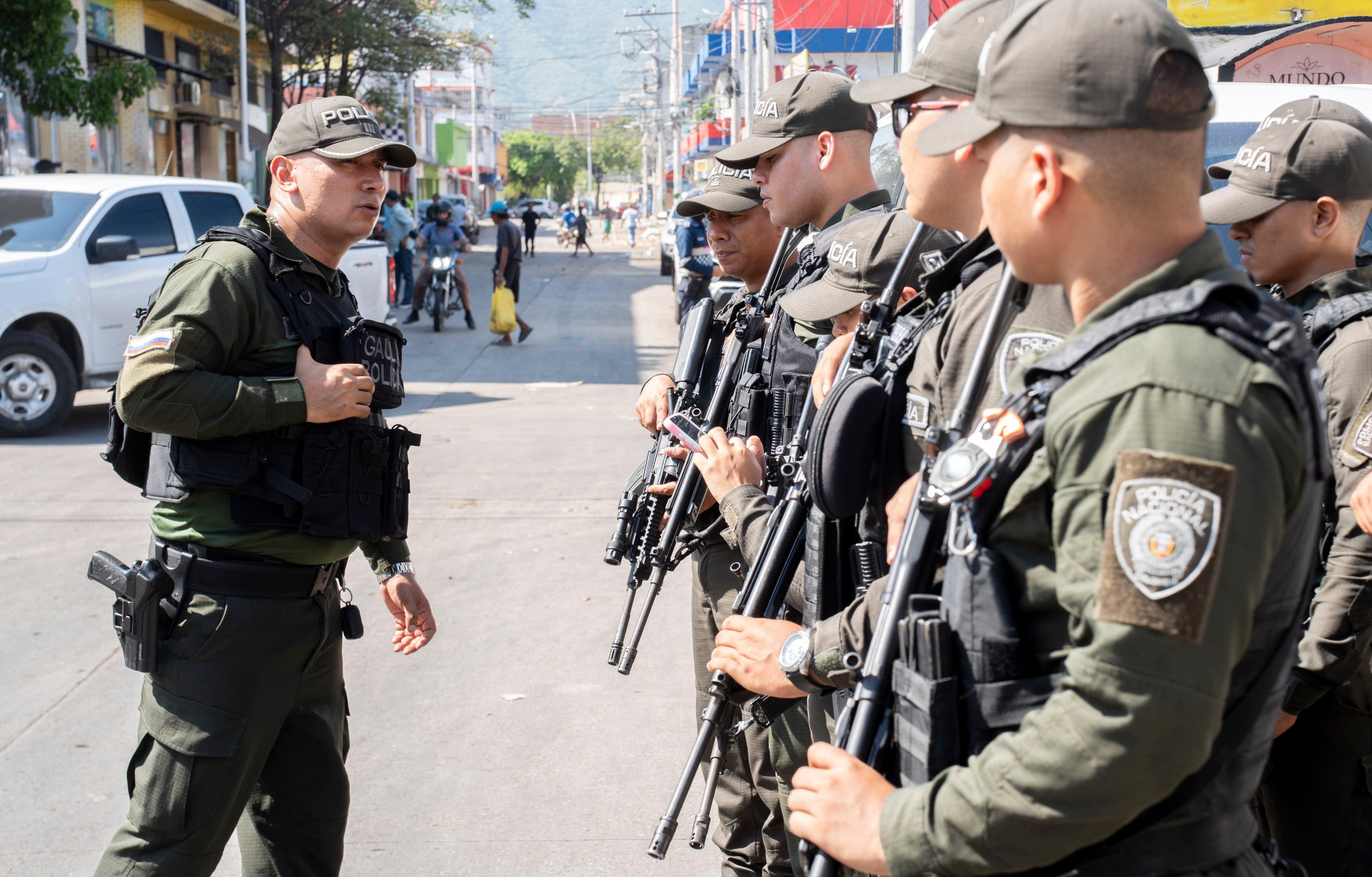 EE.UU. alerta a sus ciudadanos por disturbios y bloqueos cerca de Santa Marta