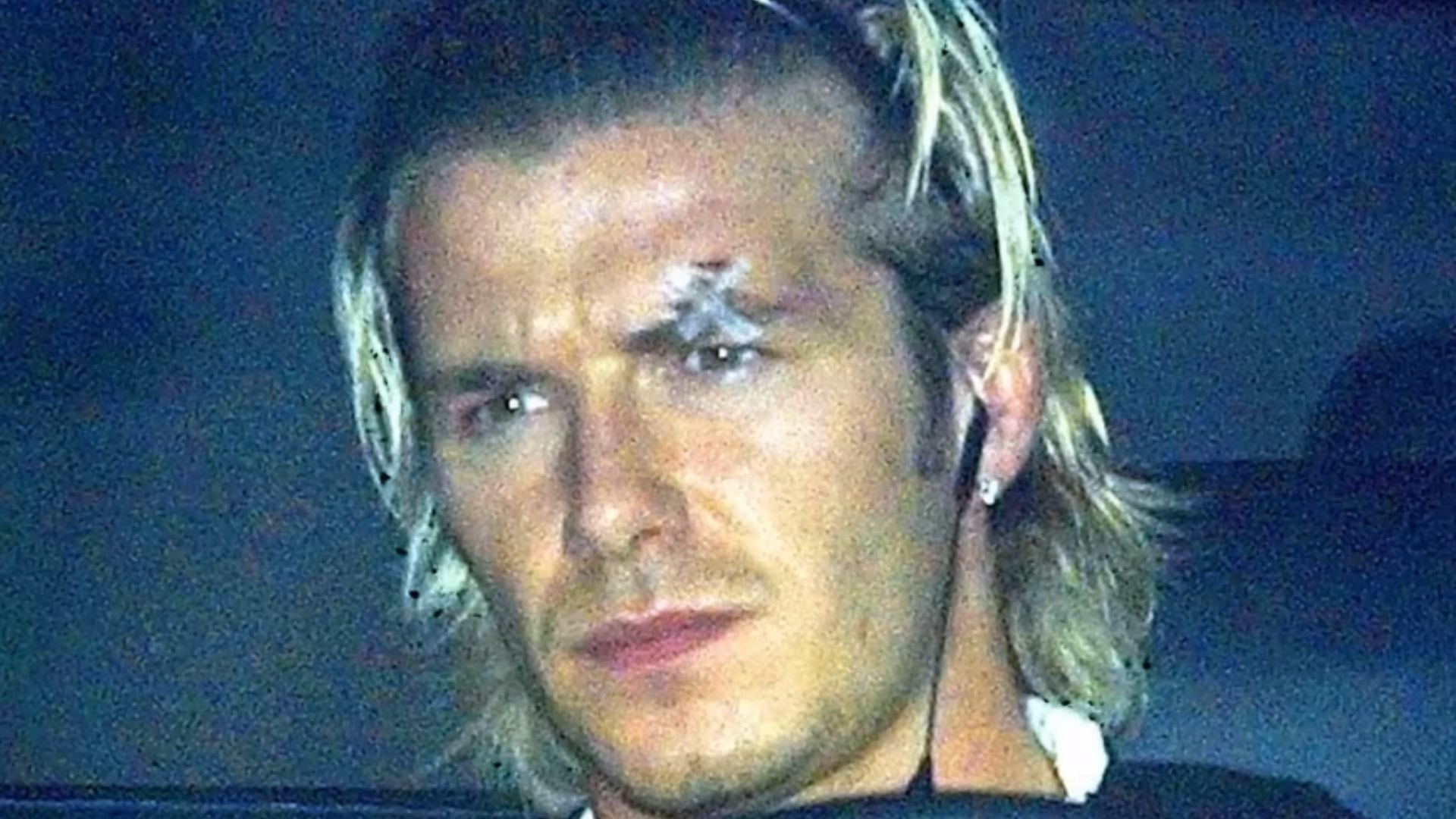 David Beckham apareció con un profundo corte en su ceja tras el encontronazo en el vestuario (Captura de video)