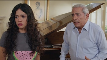 Valentina y Don Edmundo sorprendidos por revelación de Bryan. Latina/ Valentina Valiente