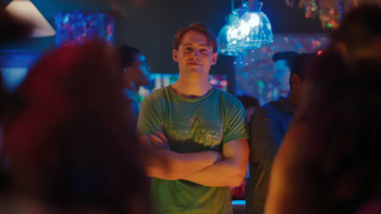 Por qué el estreno de Heartstopper alteró el perfil del público lector y los canales de compra fuera de su nicho original
